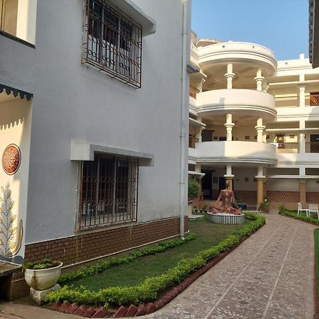 Hotel Kolam Shānti Niketan Kültér fotó