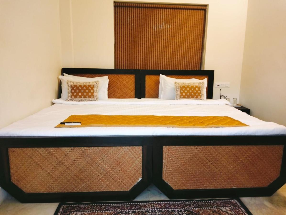 Hotel Kolam Shānti Niketan Kültér fotó