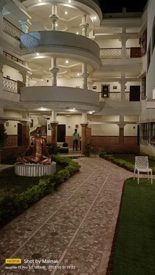 Hotel Kolam Shānti Niketan Kültér fotó